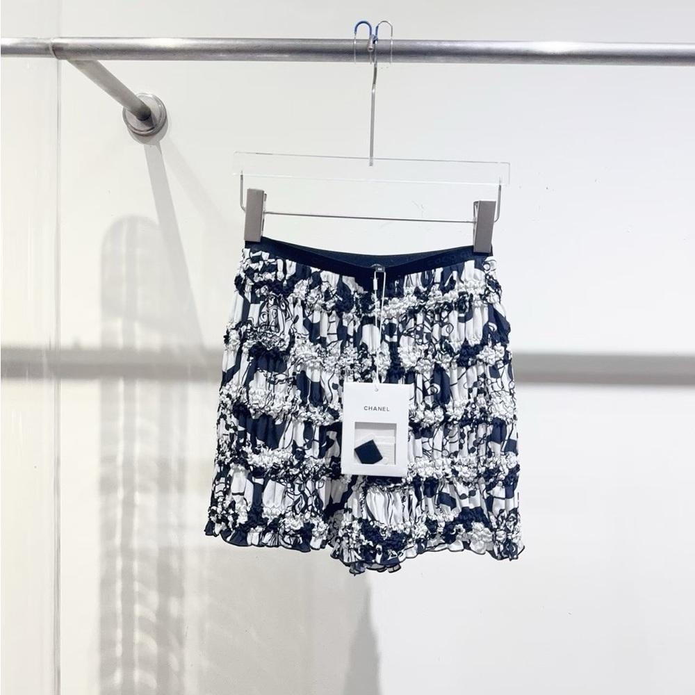 Authentic CHANEL Women's High Waist Black and White Shorts